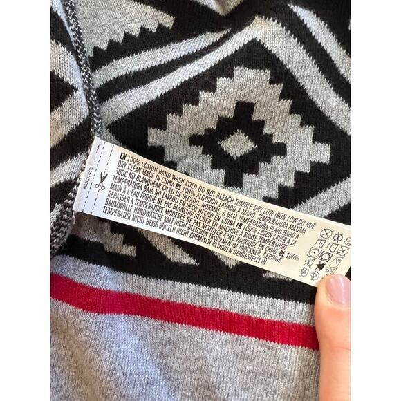 Forever 21 Gray Red and Black Aztec Print Knit Cardigan Sweater - Picture 5 of 5